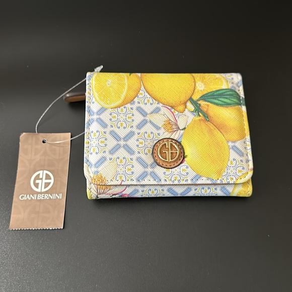 Giani Bernini Lemon Print Purse with a Matching Wallet - Picture 9 of 14